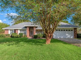1960 Candlewood Dr, Navarre, FL 32566