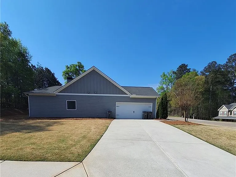 110 Spetchley Way — Photo 2