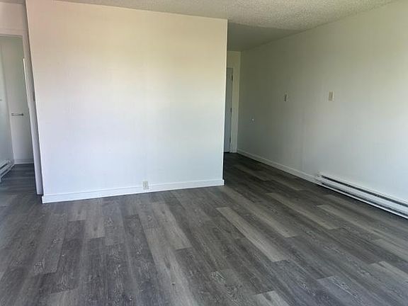 4th image of 12634 W Sunset Hwy #4