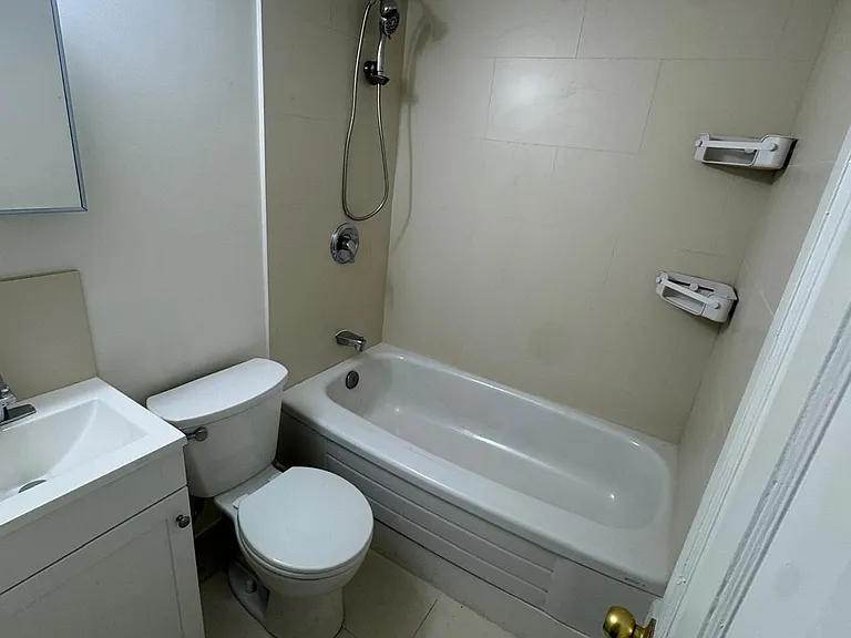 227 Evelyn Ave #4 — Photo 9