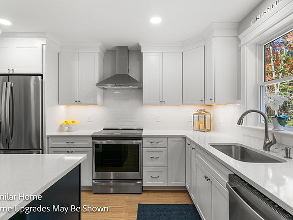 3rd image of 12 Creekside Court #12