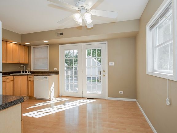 4th image of 415 N Wilmette Ave