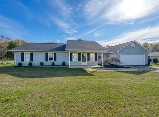 102 Stoneledge Dr, Woodruff, SC 29388