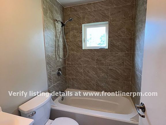 4th image of 2001 E Maple St Unit A