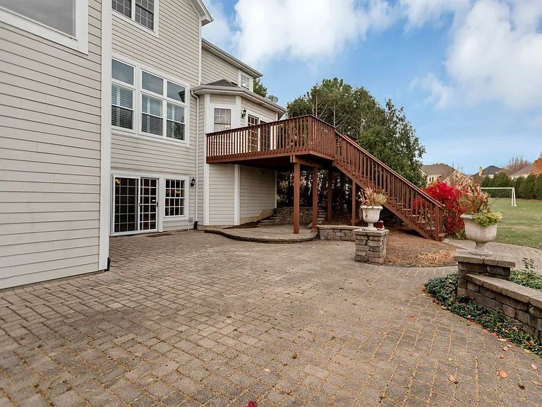 3N812 John Greenleaf Whittier Pl — Photo 11