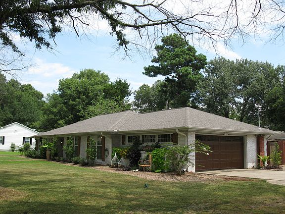 3rd image of 609 Circle Ln