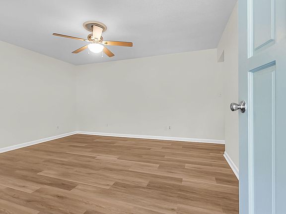 3rd image of 5433 Pennsylvania Dr