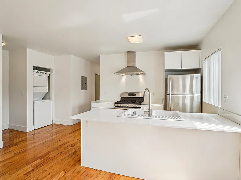 1008 N New Hampshire Ave #1006-1/2 — Photo 7