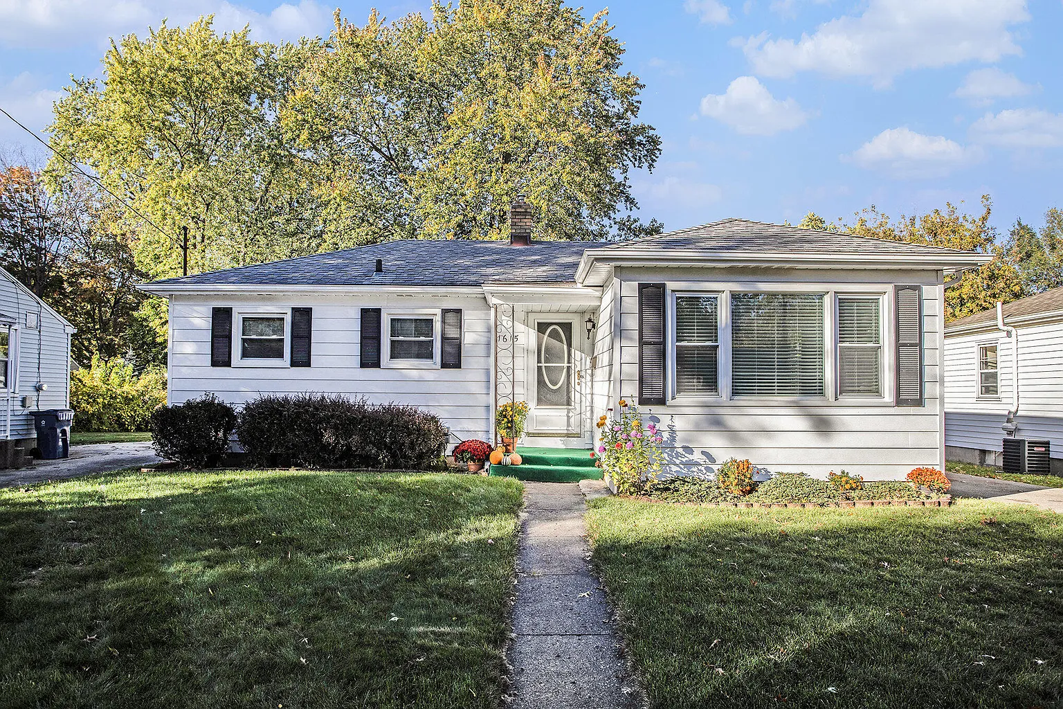 1615 Southern Ave photo 1
