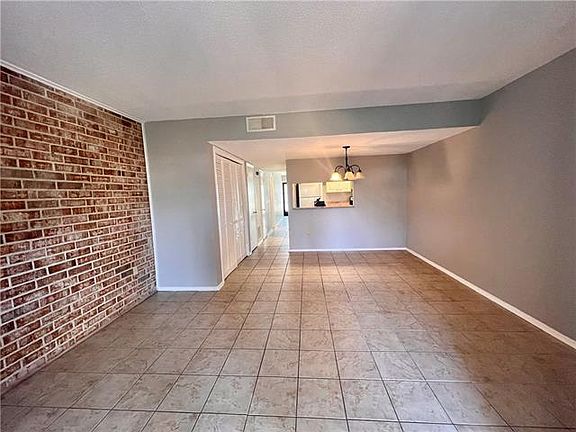4th image of 1617 Brockenbraugh St #B