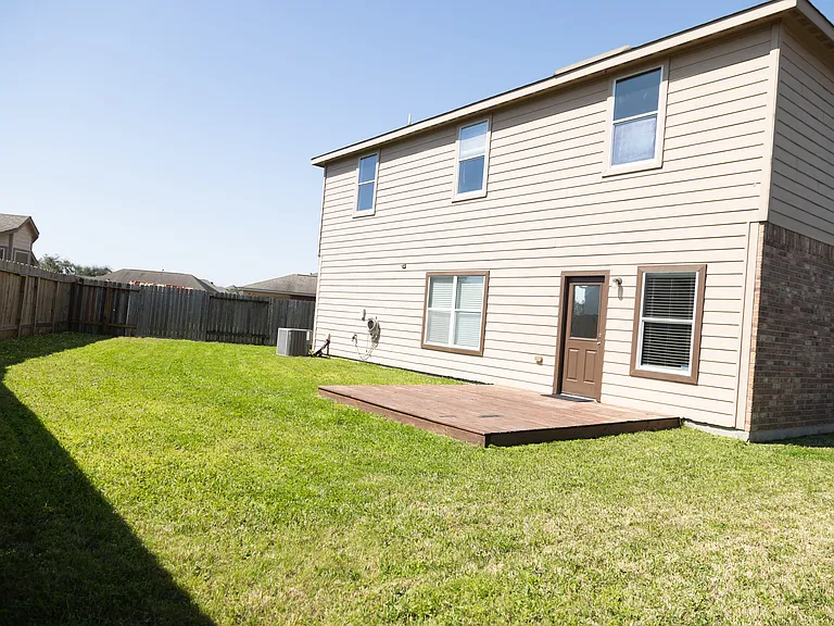 9807 Opal Rock Dr — Photo 11