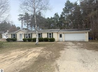 4115 S 39th Rd, Cadillac, MI 49601