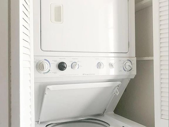 4th image of 1510 W North Loop Blvd APT 1025