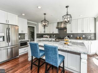 7 Arrowood Ter, Bethesda, MD 20817