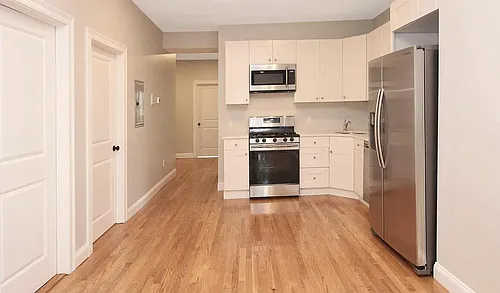 170 W 9th St #1 Photo 1