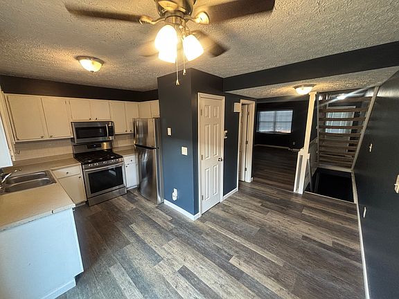 Kitchen closet