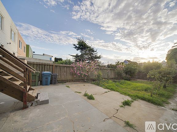 3rd image of 562 San Diego Ave Room 5