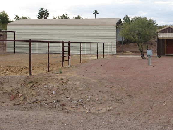 2nd image of 1910 W MANRAD Drive