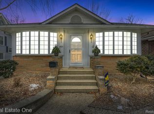 421 N Castell Ave, Rochester, MI 48307