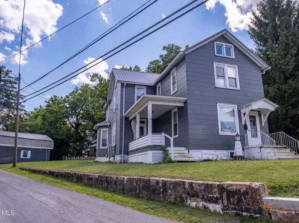 20 W 3rd St, Everett, PA 15537