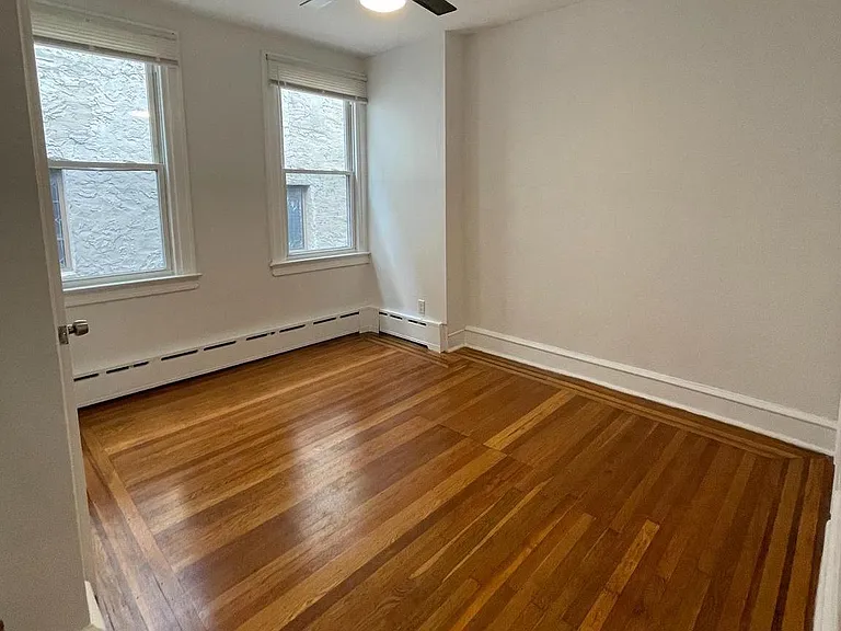 641 Bainbridge St #B — Photo 20