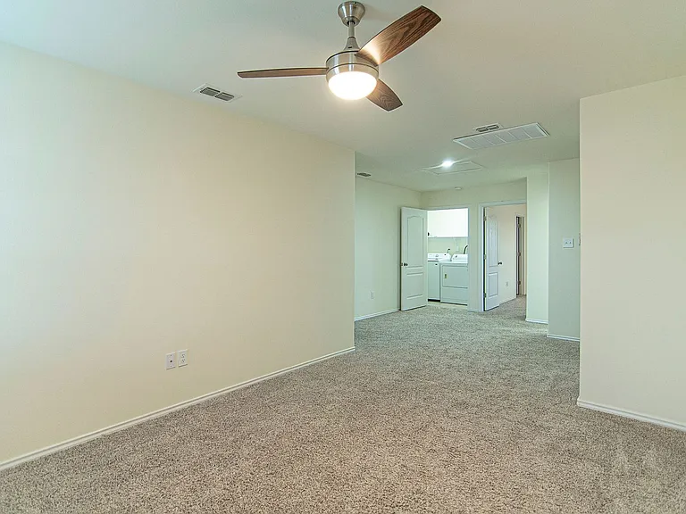 5607 Lone Star Loop — Photo 6