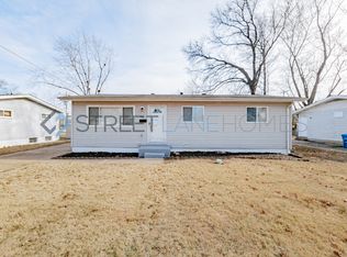 920 Forestwood Dr, Saint Louis, MO