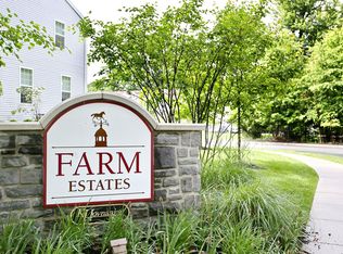 22 Masterson Ct, Waldwick, NJ 07463