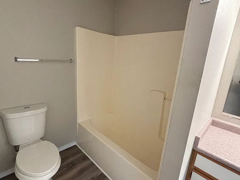 130 Bayberry Dr #B — Photo 28