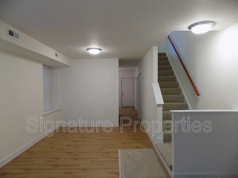 3 bed, 1.5 bath, 1280 sqft, $2,170 — Photo 3