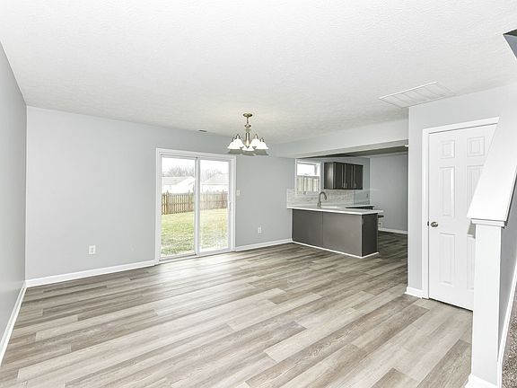 5th image of 4615 Elicia Ct