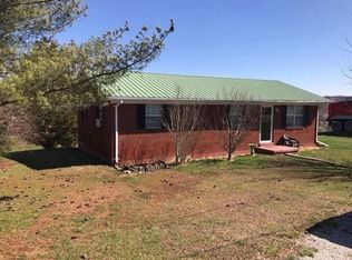 318 Walnut St, Ezel, KY 41425