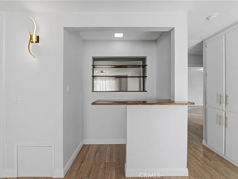 6255 Mitchell Ave — Photo 11