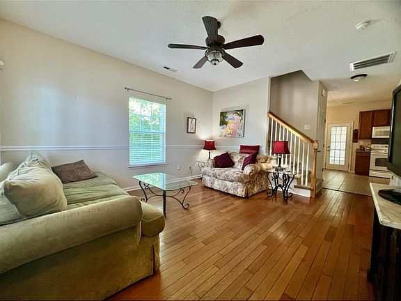 3rd image of 226 Congaree River Dr
