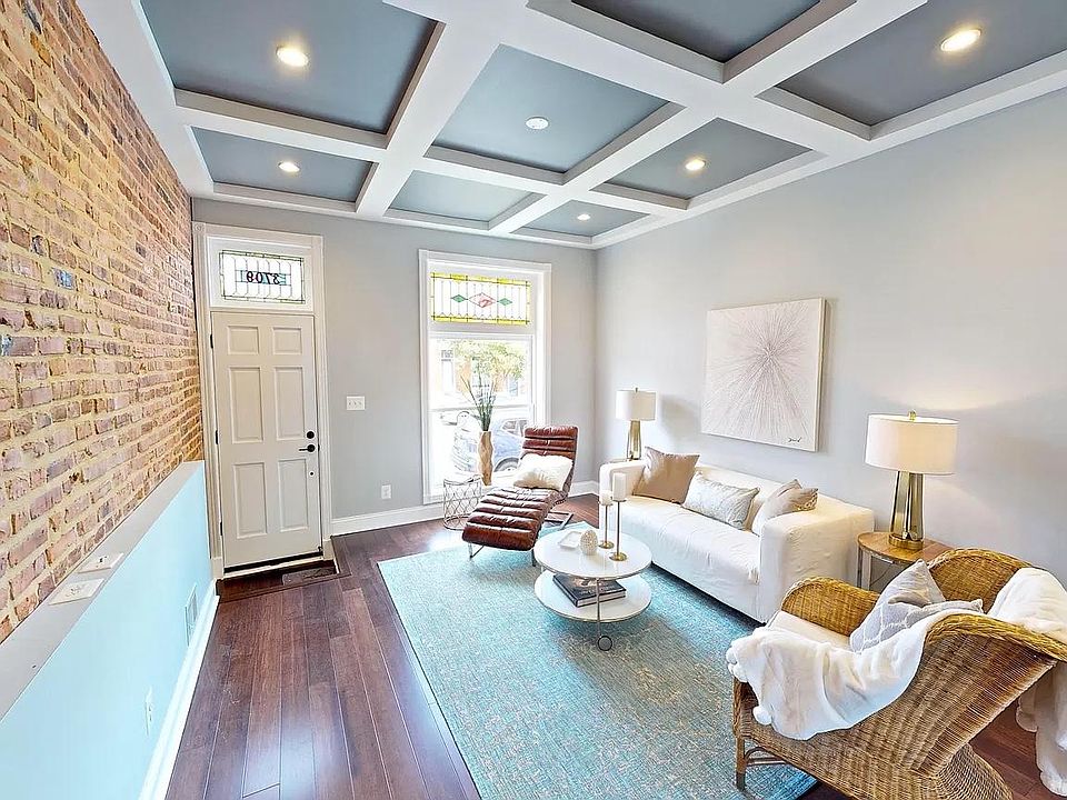 Entry. Living room.
