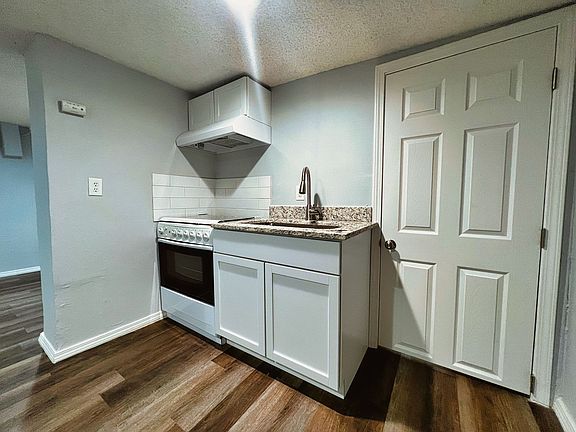 5th image of 2812 Porter Ave #3