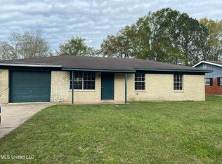 5610 Rose Dr, Moss Point, MS 39563