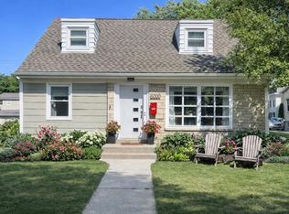 5000 North Shoreland AVENUE, Whitefish Bay, WI 53217