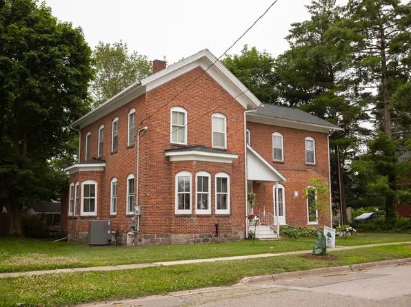112 E Maple St, Vicksburg, MI 49097