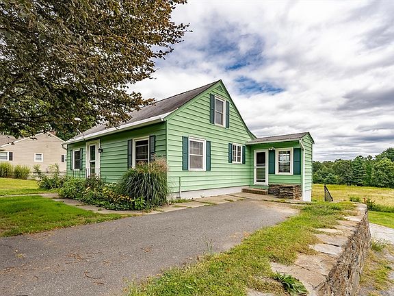 3rd image of 187 Leyden Rd