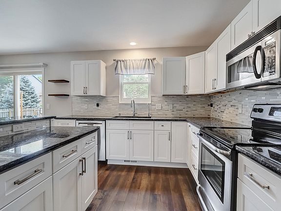 5th image of 8816 Hollybush Ln