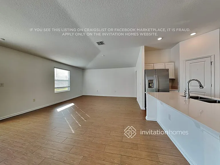 1074 Caitlin Loop — Photo 8