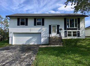 909 Notre Dame Dr, Matteson, IL 60443