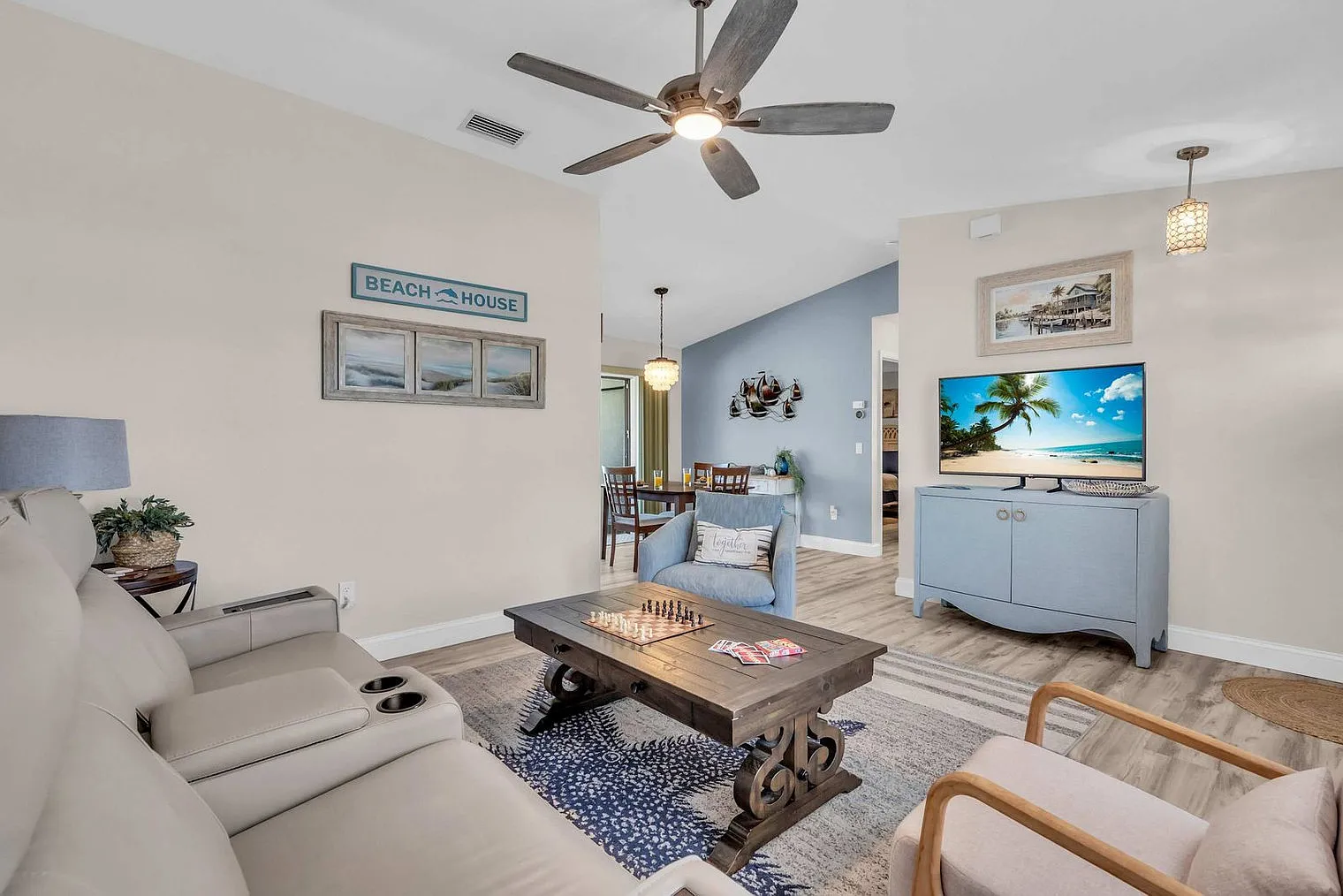 2 bed, 2.0 bath, 925 sqft, $3,132 — Photo 3