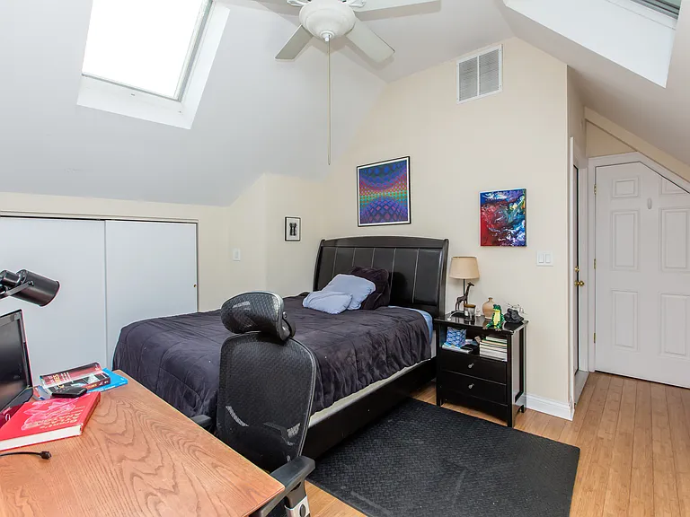 1621 N Honore St #3R — Photo 12