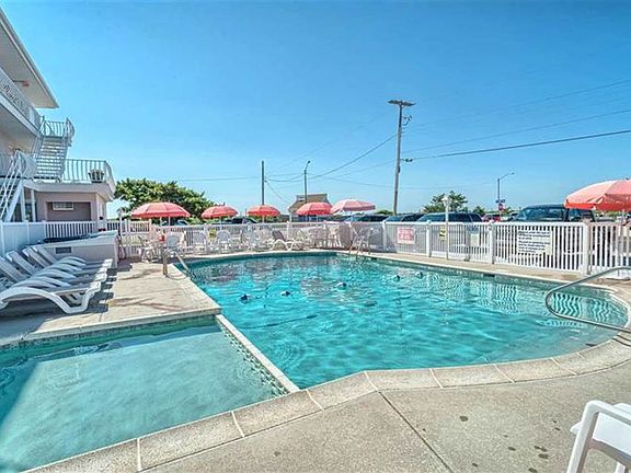 3rd image of 513 E 7th Ave #101