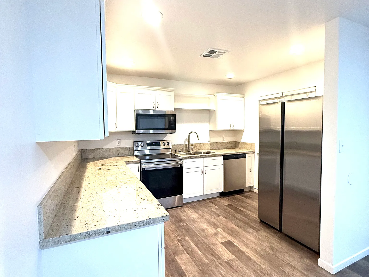 2 bed, 750 sqft, $1,950 — Photo 1