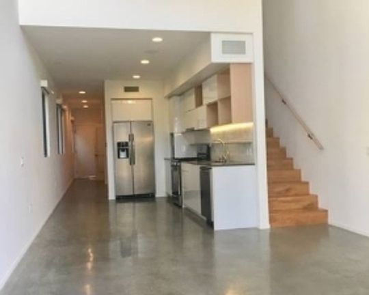 5th image of 4044 Redwood Ave APT 210