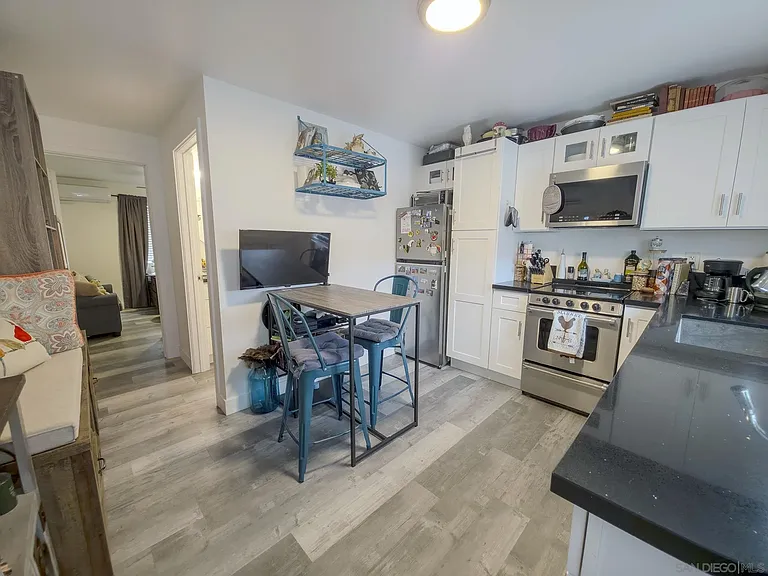 4182 Vista Grande Dr — Photo 2