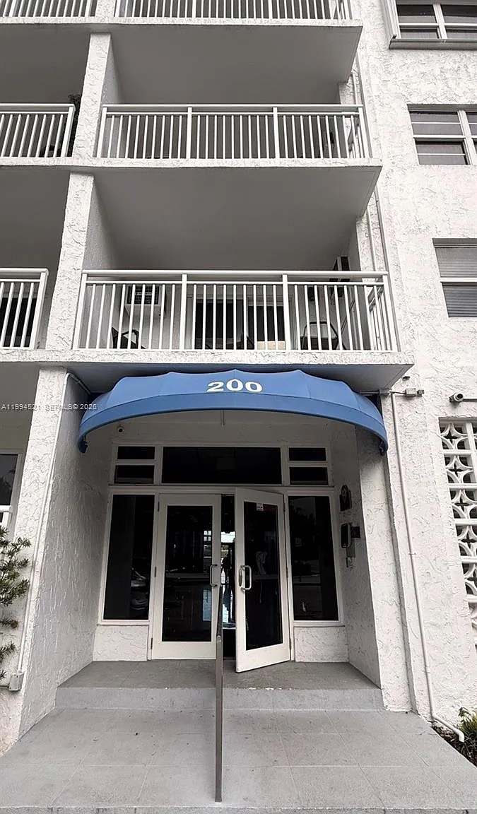Leisure Beach Condo — Photo 4